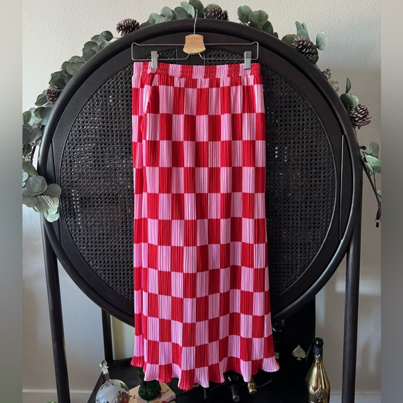 Dressed in LALA Cest la vie Plisse Checkered Skirt Set - Picture 12 of 16